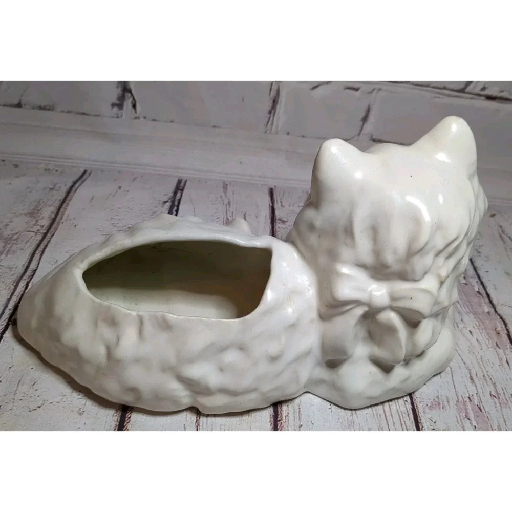 Vintage White Persian Cat Figurine Planter Blue Eyes With‎ Playful Kitten